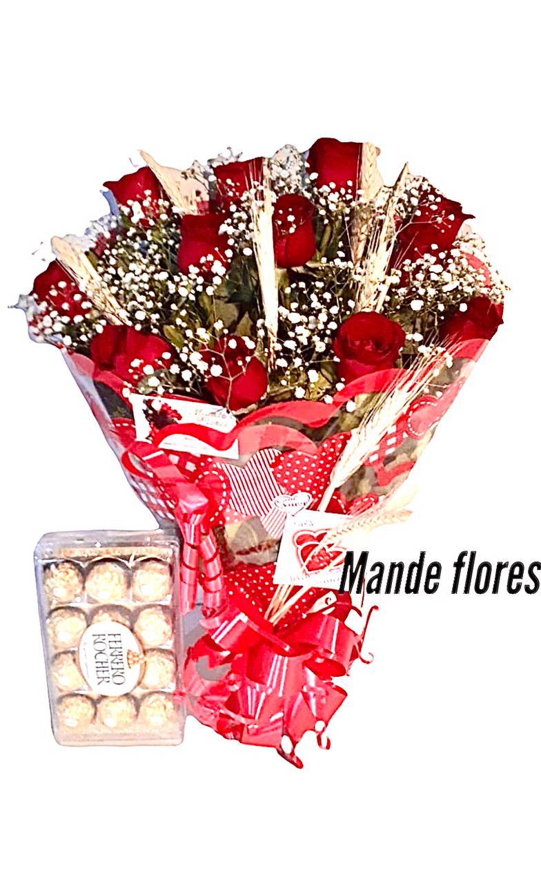 5912 Buquê Com 12 Rosas Vermelhas e Ferrero.